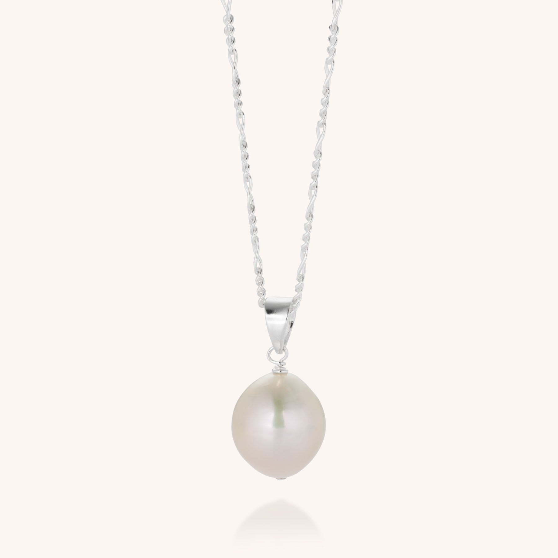 Ellen Large Pearl Necklace